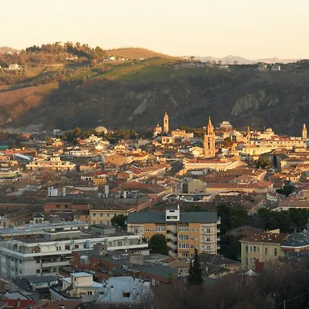 アパート Casa Rubini テーラモ